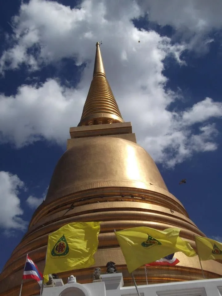 Wat Bowonniwetwiharn Ratchaworawiharn, Phra Nakhon